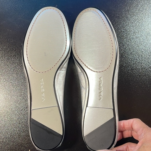 Via Spiga Leather Flats with Flower Detailing Bright Gold OR Sparkling Silver - Picture 6 of 16